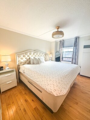 3 bedrooms, iron/ironing board, Internet, bed sheets
