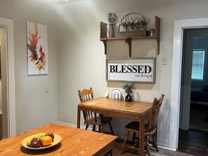 Dining - Close to Abilene and Sweetwater Marvelous 3 bdrm with pool. (Merkel)