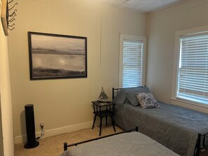 3 dormitorios, tabla de planchar con plancha, Internet y ropa de cama