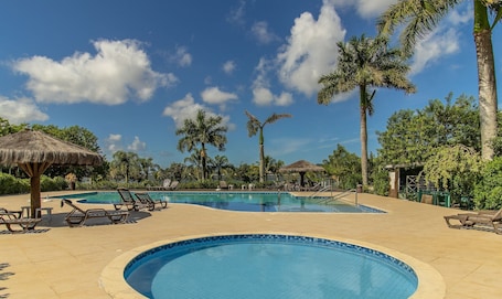 3 piscinas al aire libre