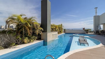 Eenvoudig appartement | Zwembad | Een buitenzwembad