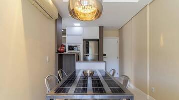 Basic Apartment | Dining