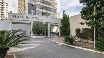 Basic Apartment | Exterior