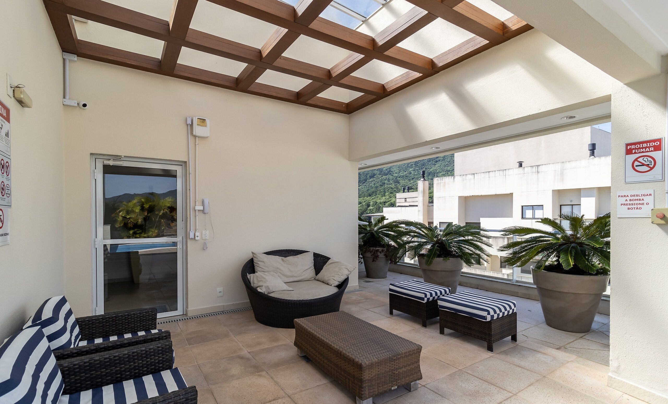 Apartamento básico | Terraço/pátio