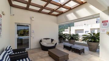 Apartamento básico | Terraço/pátio