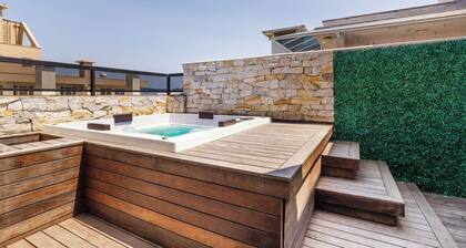 House w/ Gourmet Area, Just 10min From the sea OSH