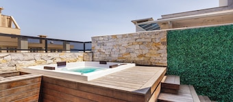 House w/ Gourmet Area, Just 10min From the sea OSH