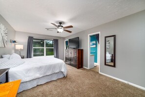 4 soveværelser, skrivebord, strygejern/strygebræt, Wi-Fi