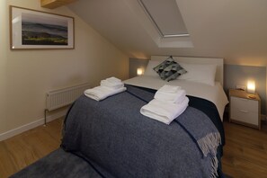 Superior Cottage, Ensuite (The Studio Cheddar) | Premium bedding, memory foam beds, individually decorated