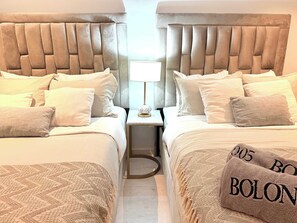 4 bedrooms, iron/ironing board, WiFi, bed sheets