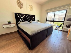 4 Schlafzimmer, Bügeleisen/Bügelbrett, WLAN, Bettwäsche