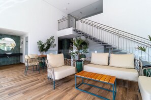 Basic Apartment | Interior