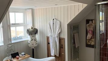 Superior Double Room, Bathtub (2nd floor) | Bathroom | Hair dryer