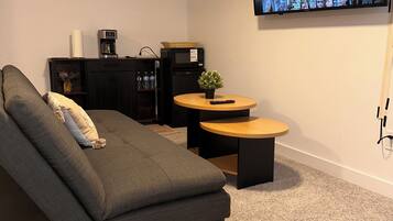 Smart TV, computer monitors