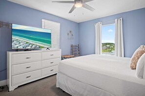 3 bedrooms, desk, iron/ironing board, WiFi