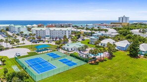 Sports court - Maravilla 4412 3 bed/ 2 Bath Pet Friendly Condo Beach service in Season! (Miramar Beach)