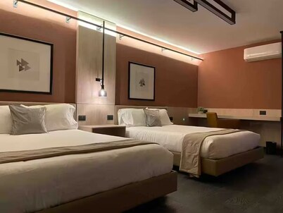 Exclusive 409 - Room 1