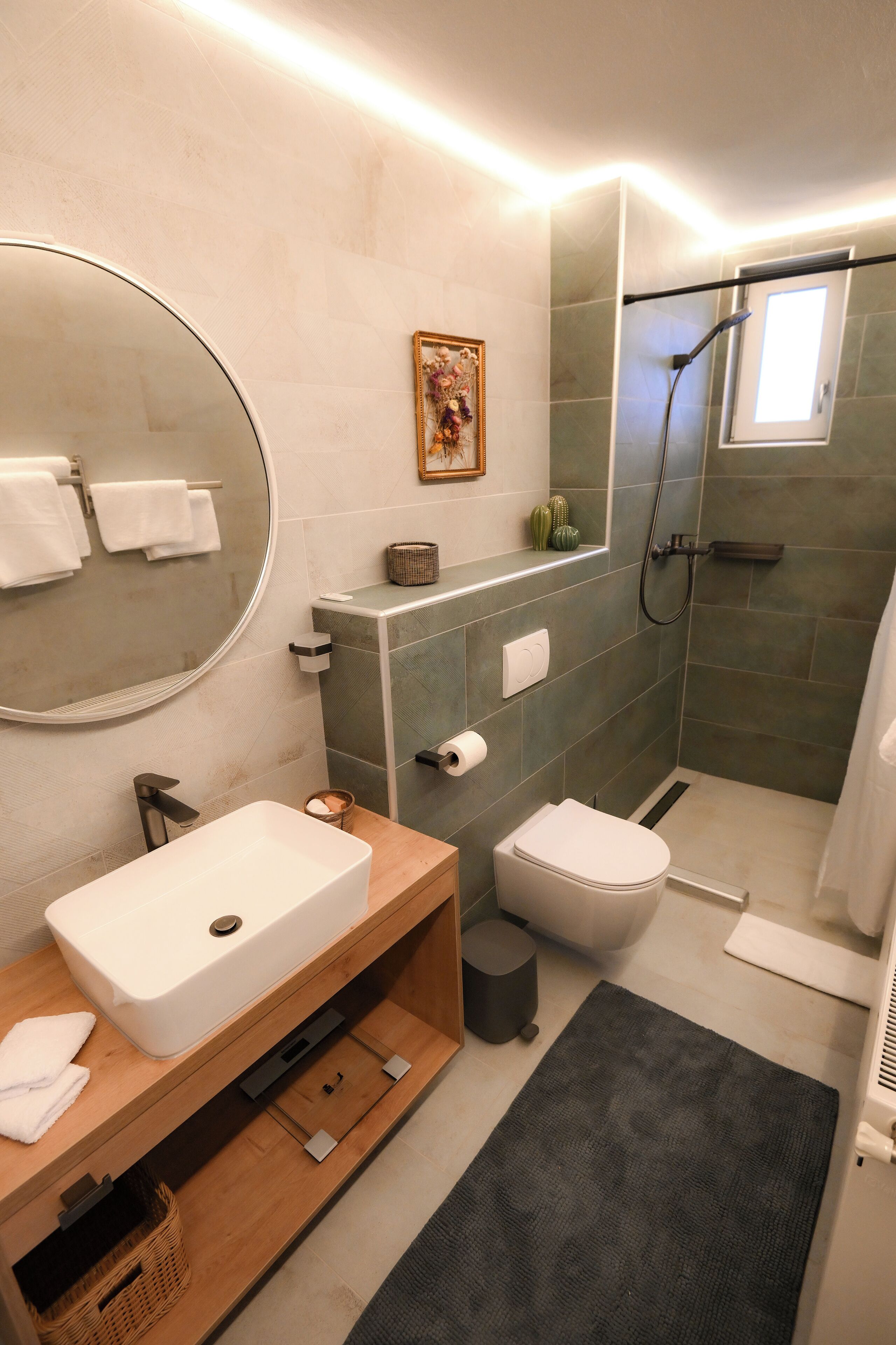 Deluxe Apartment, Hill View | Bathroom