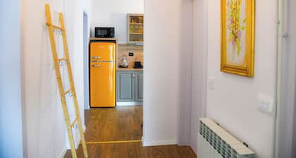 Tweet apartments