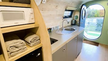 Hytte (Ben Cleugh - with Hot Tub)