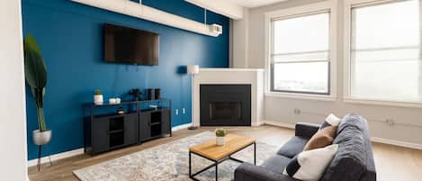 Smart TV y chimenea