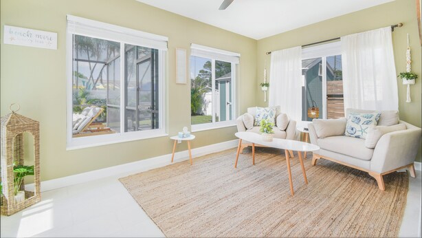 Smart TV - Private HEATED Pool • Newly Renovated • 5 minutes to the Beach (Seminole)