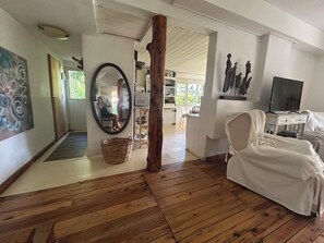 2 bedrooms, Internet, bed sheets