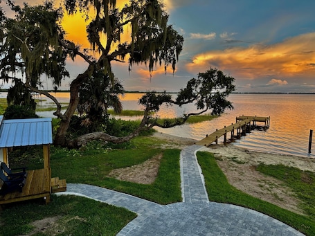 Property grounds. Stilt House on the Shore at Lake Reedy