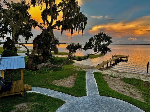 Stilt House on the Shore at Lake Reedy