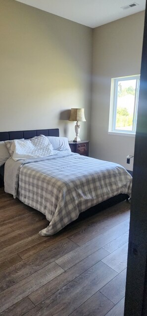 3 bedrooms, iron/ironing board, travel crib, free WiFi