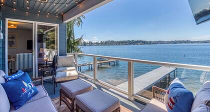Lakeside Oasis~ 3-level home ON the lake!