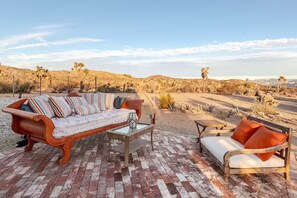 Property grounds - Santuario - Seclusion with hot tub, pool, and more in Joshua Tree (Joshua Tree)