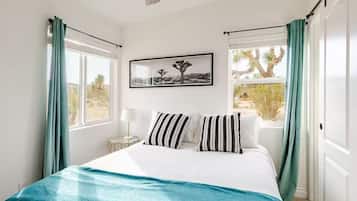 3 slaapkamers, een strijkplank/strijkijzer, wifi, beddengoed