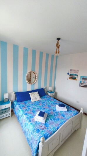 1 bedroom, bed sheets