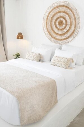 Habitación doble Deluxe, balcón, vista al lago | Wifi gratis y ropa de cama 