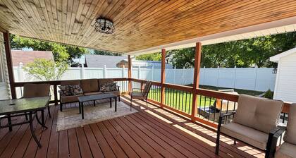 Spacious, Modern & Convenient Retreat in Historic Lebanon, TN, Sleeps 12