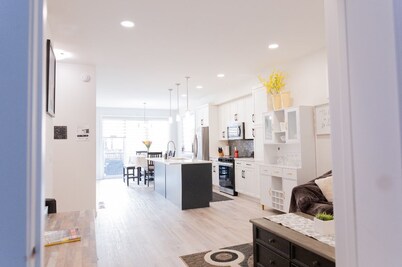 The Guest Expertise – Where Elegance Meets Comfort in a 5BR Luxury Retreat