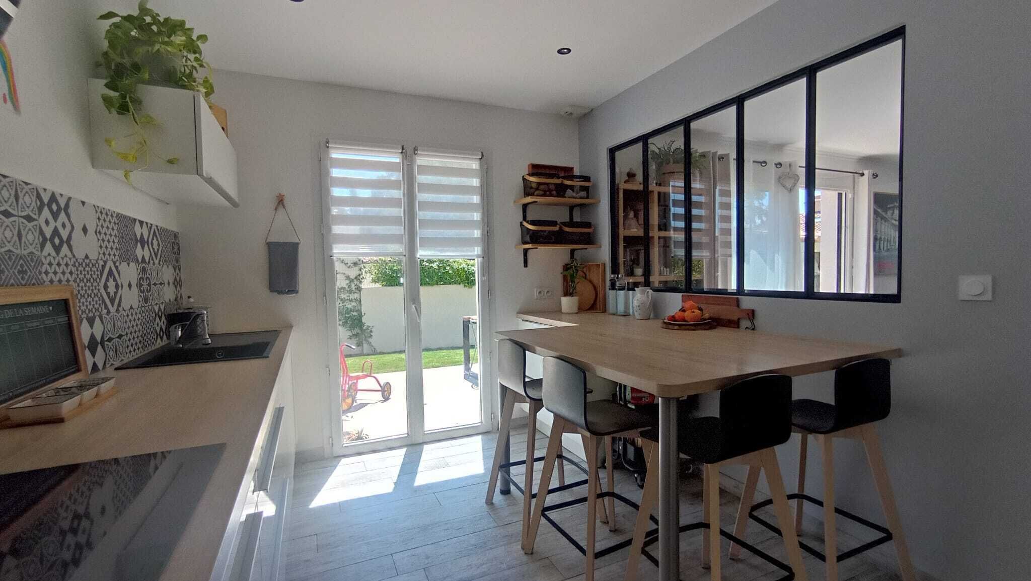 Microondas, horno, placa de cocina y lavavajillas