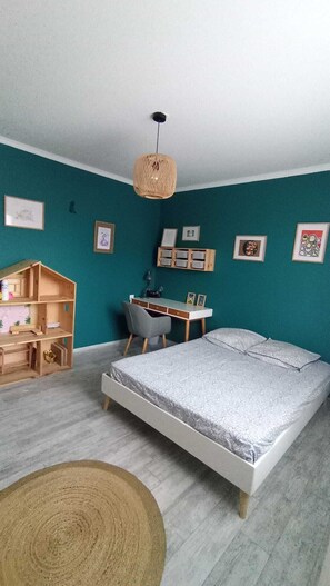 4 dormitorios, tabla de planchar con plancha, wifi y ropa de cama
