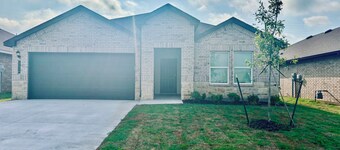 Brand New home, 4 beds Bison Ridge Retreat Ft Sill