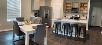 Brand New home, 4 beds Bison Ridge Retreat Ft Sill