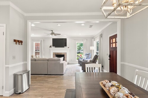 Beautiful 3 bed 2 bath gameday house walking distance from Byrant Denny Stadium