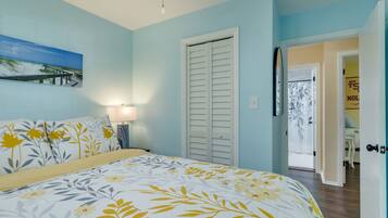 3 bedrooms, iron/ironing board, WiFi, bed sheets