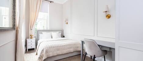 2 chambres, fer et planche à repasser, Wi-Fi, draps fournis