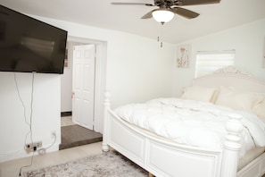 3 bedrooms, iron/ironing board, WiFi, bed sheets