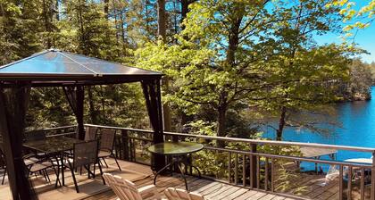 Private Lakefront 3 Bedroom Cabin with Private Dock and Boat Port. Boat Access