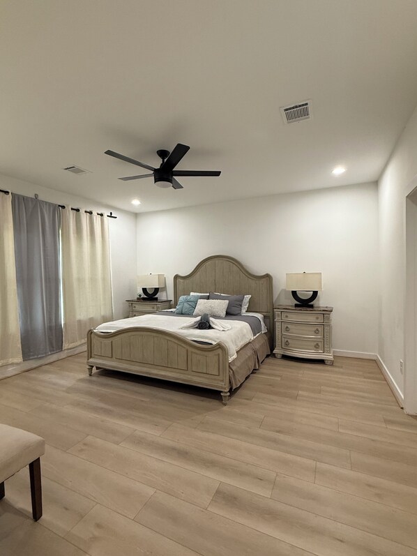 3 Schlafzimmer, Bügeleisen/Bügelbrett, WLAN, Bettwäsche