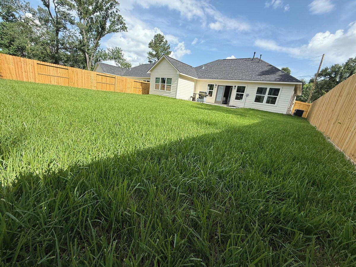 Photo 24 of Terrific 3-bedroom 2-bath new construction House 2025 with AC in vibrant Houston