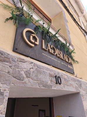 Exterior detail - Casa rural con barbacoa, sala de juegos ideal familias y grupos. Teruel (Cella)