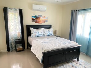 1 slaapkamer, een strijkplank/strijkijzer, gratis wifi, beddengoed